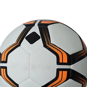 Ballons de football personnalisés à prix d'usine, en caoutchouc, pour l'entraînement et les matchs officiels - Légers et écologiques - Product Image 6