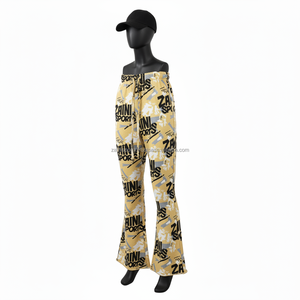 Pantalones de Mujer con Corte Acampanado, Tela Elástica Premium de Poliéster de 180 GSM, Estampado Completo en Amarillo y Negro con Logotipo Personalizado por Sublimación - Product Image 4