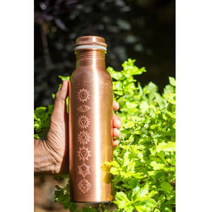 Bouteille d'eau en cuivre imprimée avec couvercle, vintage, nouveauté, meilleure vente en gros de produits ayurvédiques pour une vie saine en bouteille - Product Image 6