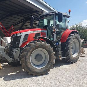 Tractor Massey Ferguson MF 365 de alto rendimiento diseñado para uso a largo plazo. - Product Image 1