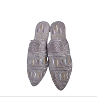 Tongs confortables à bout fermé pour femmes, idéales pour les mariages, l'intérieur, le printemps, l'été, l'automne, l'hiver, la plage, en tissu brodé avec semelle en caoutchouc
