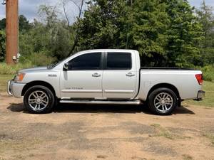 Precio bajo, Nissan Titan SV 2012, auto usado en venta - Product Image 4