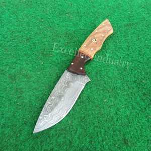 Éminceur de chasse en acier damas à la main design personnalisé couteau à lame fixe manche en bois avec étui en cuir gratuit - Product Image 3