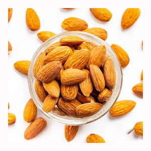 Nueces de almendras a granel disponibles en stock para mayoristas y mercados internacionales - Product Image 4