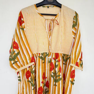 Vestido Midi de Algodón con Estampado Floral Hecho a Mano, Vestido de Verano con Cuello Profundo, Vestido Bohemio Indio Estampado - Product Image 1