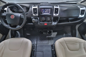 Autocaravana Económica, RV, Camper, Burstner City Car C 640 2017, de Lujo, Usada para Acampar, Euro 5, para 4-6 Personas, Blanca - Product Image 3