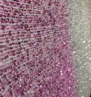 Tissu en dentelle perlée glamour avec travail à la main délicat parfait pour le style Lehenga et la création de grandes déclarations de mode ethnique