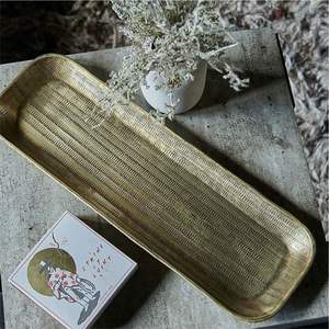 Bandeja Decorativa Versátil con Acabado Dorado Antiguo/Verde Salvia, Organizador de Entrada, Adorno para Decoración del Hogar y Hoteles, Bandeja Larga y Estrecha - Product Image 3