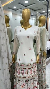 Listo para Comprar: Nuevo y Moderno Sari Estilo Bollywood + Blusa para Mujer con Tela de Viscosa, Proveedor Indio para Compradores Genuinos - Product Image 4