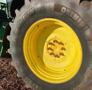 Tractor Cargador Frontal John Deere 6140R de 2015 para Uso Agrícola con Alto Momento de Carga, Listo para Enviar - Product Image 6