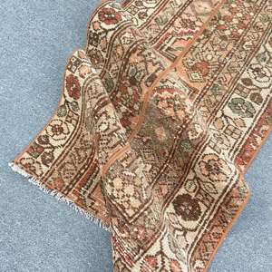 Alfombra Turca Vintage de 1.9x4.5 pies, Alfombra Pequeña Marrón de Lana Ombr - Product Image 4