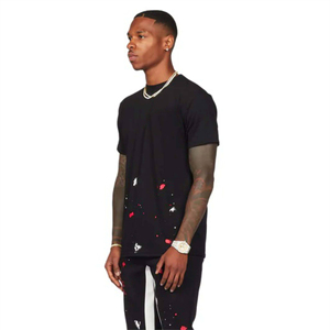 Ensemble streetwear deux pièces pour homme, t-shirt noir personnalisé avec peinture éclaboussée et pantalon évasé assorti, tenue décontractée - Product Image 1