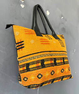 Sac fourre-tout traditionnel indien en coton imprimé au bloc Kantha pour les courses quotidiennes, les courses au marché, la plage et le rangement pour femmes - Product Image 5