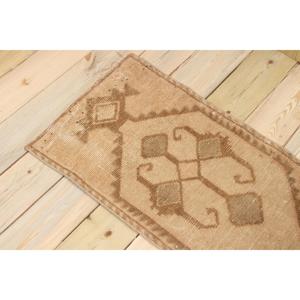 Tapis turc vintage 1,6x3,2 pi (48x97 cm), tapis persan brun - Product Image 4