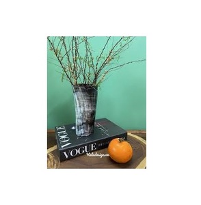 Florero de cuerno de buey hecho a mano pulido logotipo personalizado Flor de cuerno Natural para el hogar Oficina mesa escritorio restaurante diseño moderno - Product Image 1