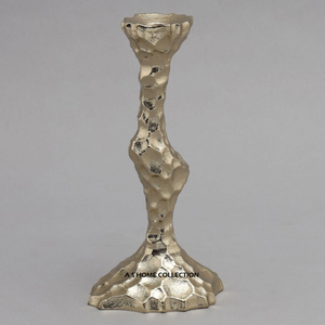 Candelabro Dorado con Diseño de Textura Martillada para Decoración del Hogar, Mesas de Comedor y de Café, Personalizable - Product Image 1