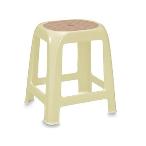 Tabouret de salle de bain pour enfants en plastique marron beige léger 31x27x46cm Siège polyvalent pour la cuisine et la chambre à coucher - Product Image 4