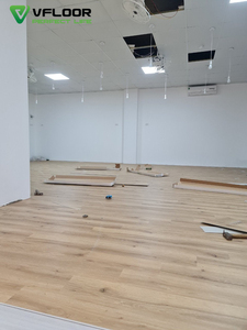 Fábrica de pisos SPC de lujo para interiores de Vietnam, alta calidad, venta al por mayor - Product Image 3