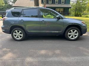 Sedán Eléctrico 2014 con Tracción en las Cuatro Ruedas, Motor Doble, Batería de Litio, Neumáticos R18, Asientos de Cuero, Cámara Trasera, Techo Panorámico, Faros LED - Product Image 5