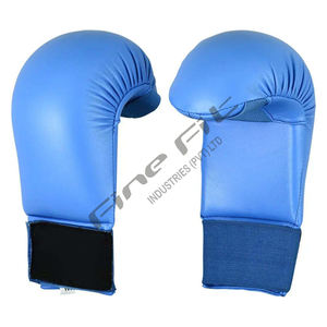 ถุงมือคาราเต้คุณภาพสูง ระบายอากาศได้ดี สำหรับทุกเพศ ได้มาตรฐาน WKF อุปกรณ์ป้องกันสำหรับฝึกซ้อม ผลิตจากหนัง สำหรับคิกบ็อกซิ่ง ขายส่งจากโรงงาน - Product Image 4