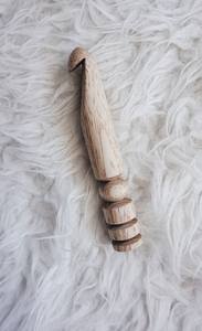 Crochets à crochet en bois faits à la main offrent une prise en main douce, un confort, une durabilité et une beauté écologique pour le crochet. - Product Image 4