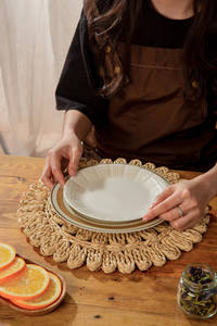 Sets de table ronds en écorce de maïs Sets de table de printemps de ferme Sets de table en osier - Product Image 2