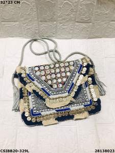 Bolso de Mano de Cuero Estilo Boho Banjara, Diseño Artesanal Indio, con Cuentas y Bordado de Piedras Multicolores, Casual - Product Image 2