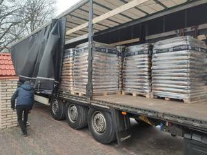 Briquetas de Biomasa ENplusA1 de Calidad, 99% de Contenido de Ceniza, 8% de Humedad, Diámetro de 6-8 mm, 99 Calorías, Densidad de 680 kg/m2 para Calefacción - Product Image 2