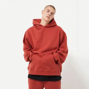 Sweat à capuche surdimensionné rouge chili, 80% coton, 20% polyester, épaules tombantes, style pull, encolure croisée, ourlet et poignets côtelés - Product Image 1