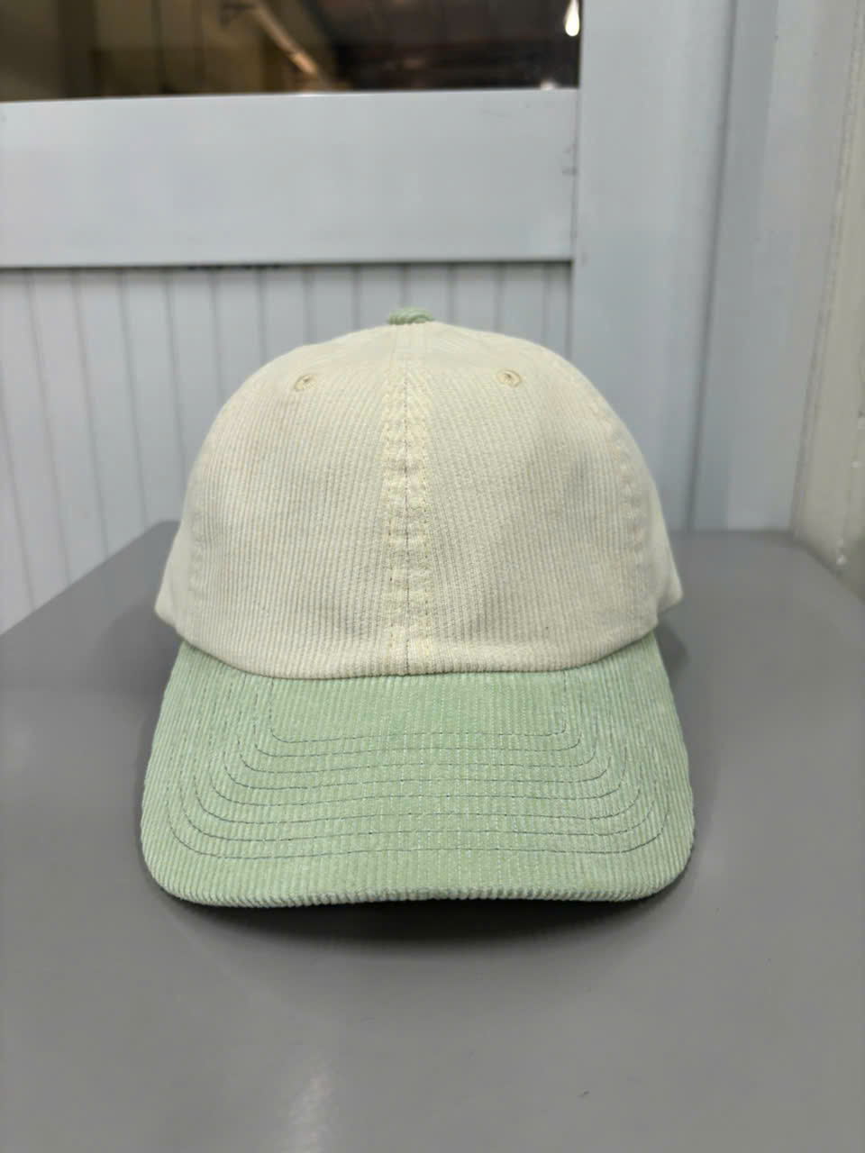 สีเขียวอ่อน