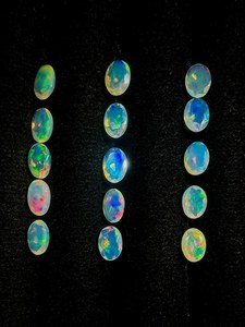 Opale éthiopienne naturelle de coupe feu, pierre précieuse en vrac, coupe ovale, multicolore |   Pierre de naissance d'octobre, cirée/entoilée, certifiée par un tiers - Product Image 3