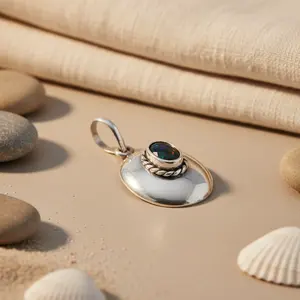 Collier pendentif en argent 925 avec pierre précieuse noire, fait à la main, plaqué or rose et rhodium, pendentif de forme émeraude pour femmes - Product Image 1