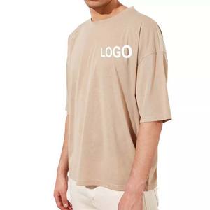 T-shirts pour hommes imprimés avec broderie sur mesure OEM Conception de logo personnalisé Col haut Qualité supérieure Vêtements d'été surdimensionnés T-shirts en coton - Product Image 1