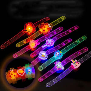 12 Pulseras de Plástico con Luces LED para Halloween - Product Image 3