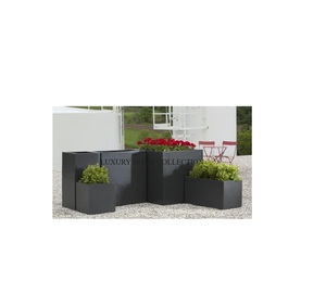 Maceta de metal contemporánea moderna con acabado recubierto de polvo negro mate para una decoración interior elegante del hogar y la Oficina - Product Image 1