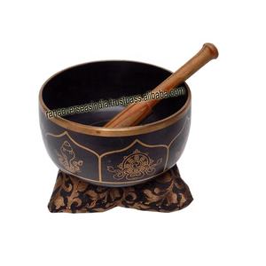 Bol sonore tibétain en métal en laiton avec coussin et bâton pour le Yoga, la méditation et la pleine conscience fait à la main - Product Image 1