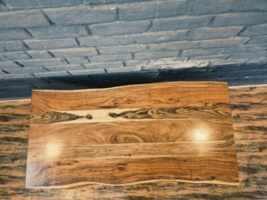 Table à manger en bois massif faite à la main avec base en métal durable, meubles modernes et élégants pour café et restaurant de salle à manger - Product Image 3
