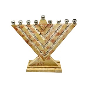Menorá de Madera Artesanal para Hanukkah, Portavelas Escultural Único, Adorno Contemporáneo para Decoración Festiva - Product Image 5