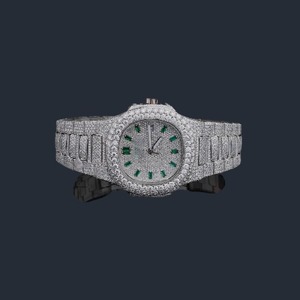 นาฬิกาโครโนกราฟเพชรโมอิสซาไนต์แบบฝังเพชรเต็มหน้าปัดทรงเหลี่ยมตัวเรือนสีเงิน ประดับเพชร VVS ระยิบระยับ ระบบควอตซ์ สำหรับแฟชั่นผู้ชาย รุ่น J - Product Image 2