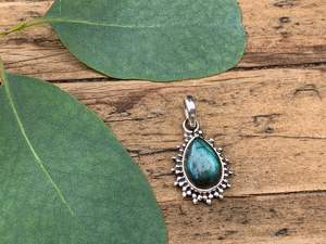 Collar de labradorita bohemio Diseño de lágrima de plata esterlina Joyería elegante para el día de la madre - Product Image 4