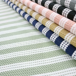 Textiles para el hogar de primera calidad tela súper suave poliéster Doudou franela polar colores manta de bebé tejido sofá manta gratis - Product Image 5