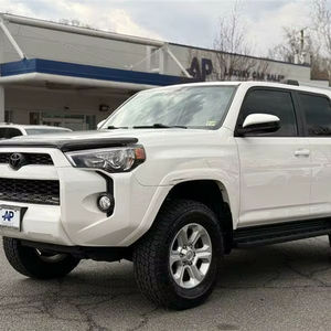 2023 Toyota 2019 Toyota 4 Runner SR5 4WDTurbo Motor Asientos de cuero Interior oscuro Bastante usado - Product Image 1