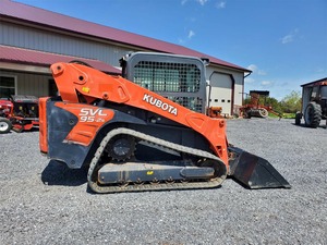 Chargeuse sur chenilles forestière Kubota Mini Skid Steer avec système hydraulique robuste de 60/75 kW et moment de charge élevé - Product Image 3