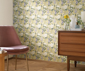 Las sombras y las venas de las flores se representan de manera realista, creando una atmósfera seductora. - Product Image 4