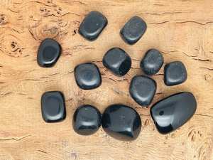 Natural Black <b>Obsidian</b> Tumbled Loose Gemstone Customized With Size And Shape Wholesale Bulk - Product Image 2