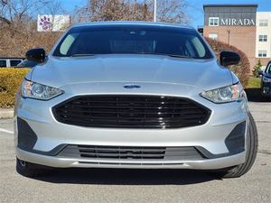 Usado 2019 F-or-d Fus-ion Hy-brid SE FWD LHD - Product Image 3