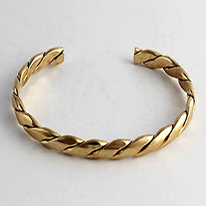 กำไลข้อมือทองเหลืองโบราณลายดอกไม้สีเขียววอชิงตัน1940s เครื่องประดับแวมไพร์ทรงสี่เหลี่ยมผืนผ้าสไตล์อเมริกันเครื่องประดับคริสต์มาส - Product Image 3