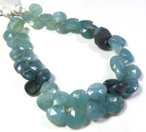 Perles de Grand-d'ierite vertes facettées 8,5-9,5 mm, forme de cœur, perles de Grand-d'ierite, brin de 8 pouces, pierres précieuses vertes naturelles de qualité supérieure pour collier - Product Image 2