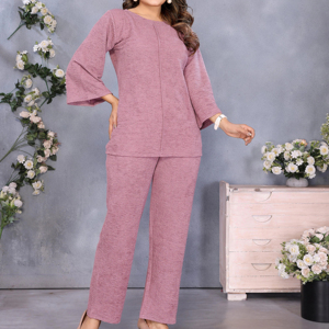 Conjuntos de colores claros de moda con mangas de campana perfectas para todas las salidas informales - Product Image 1