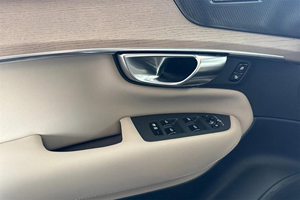 (EF) 2026 XC90 Híbrido Enchufable T8 Plus de 7 Plazas - Product Image 5